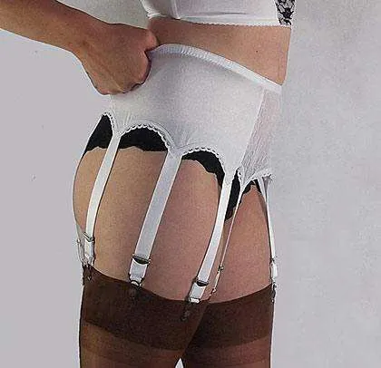 10 strap suspender belt with lace front
