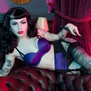 purple retro 6 strap suspender belt