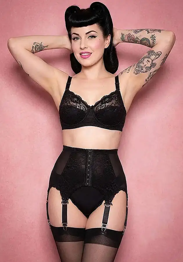 Corset Style Suspender Belt with 6 Straps in Black with Lace