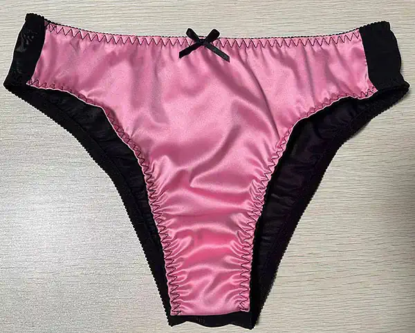 knickers-in-pink-and-black